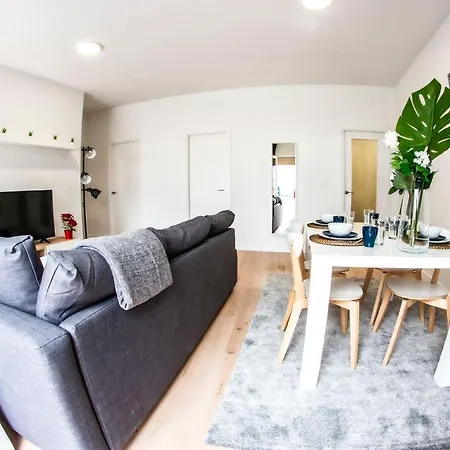 Moderno-dinamico Vigo